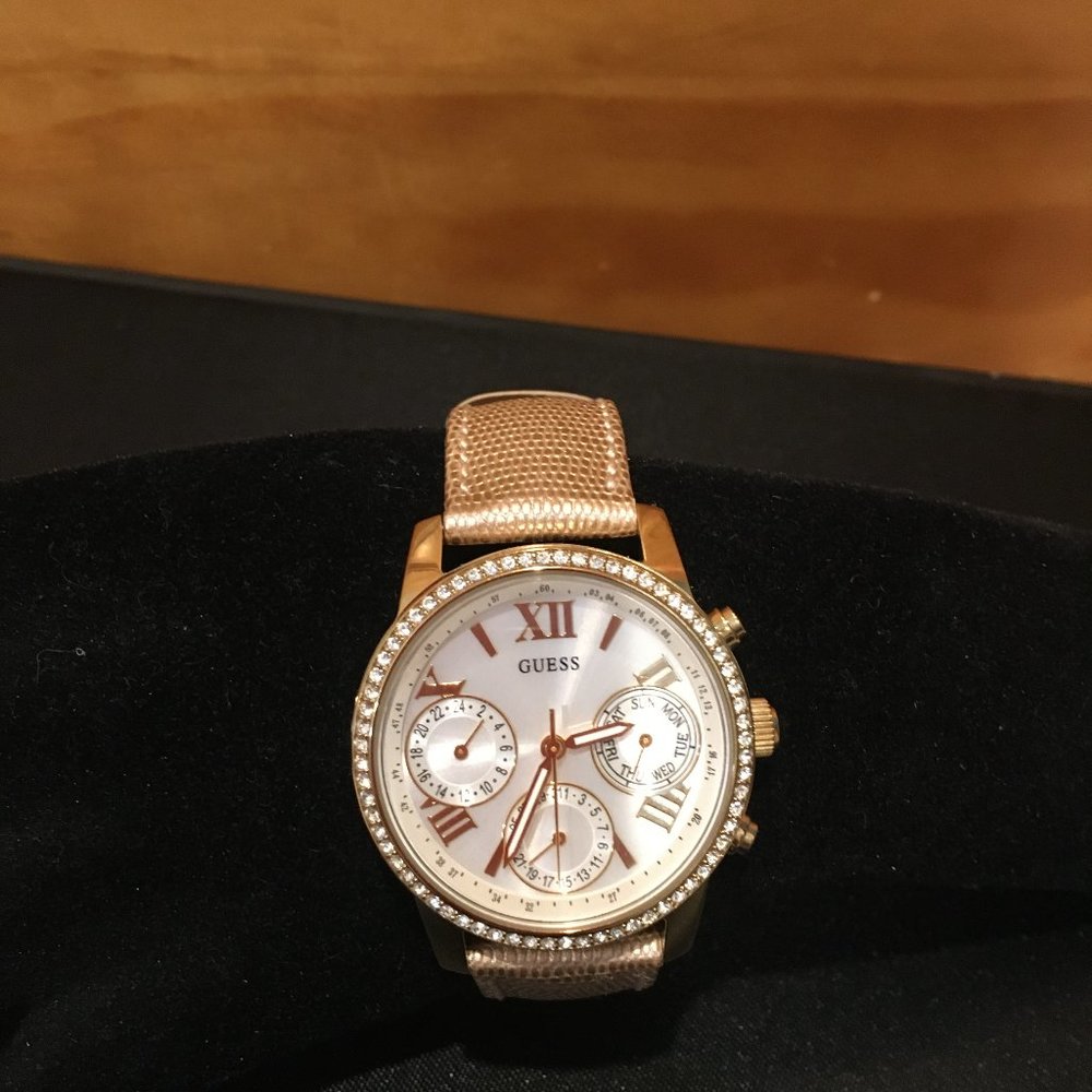 Guess Watch - Picture 2 of 10